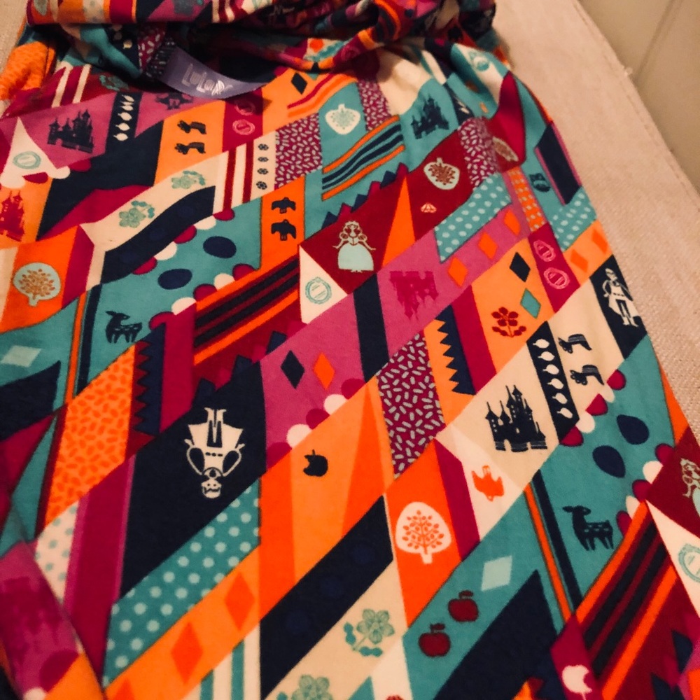 LULAROE Disney It’s a Small World Leggings